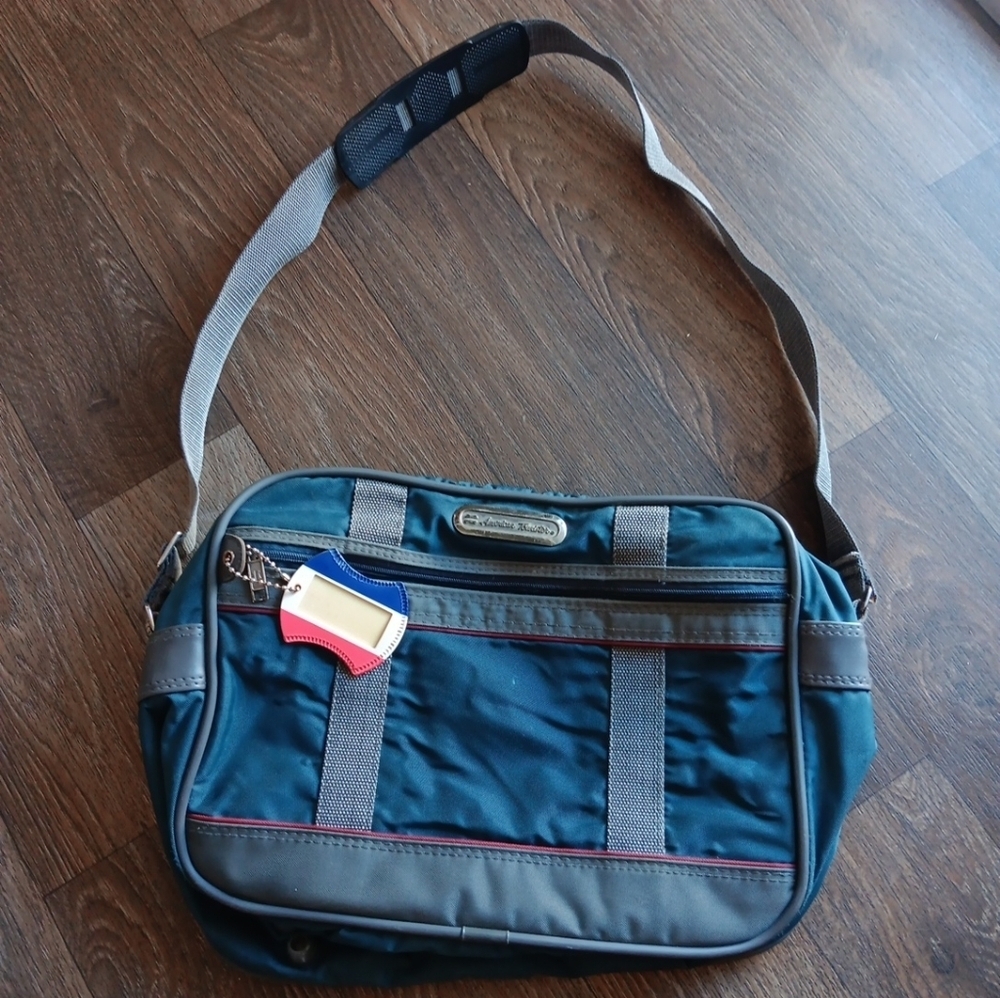Vintage AMERICAN TOURISTER Travel Bag Luggage 15" x 10"